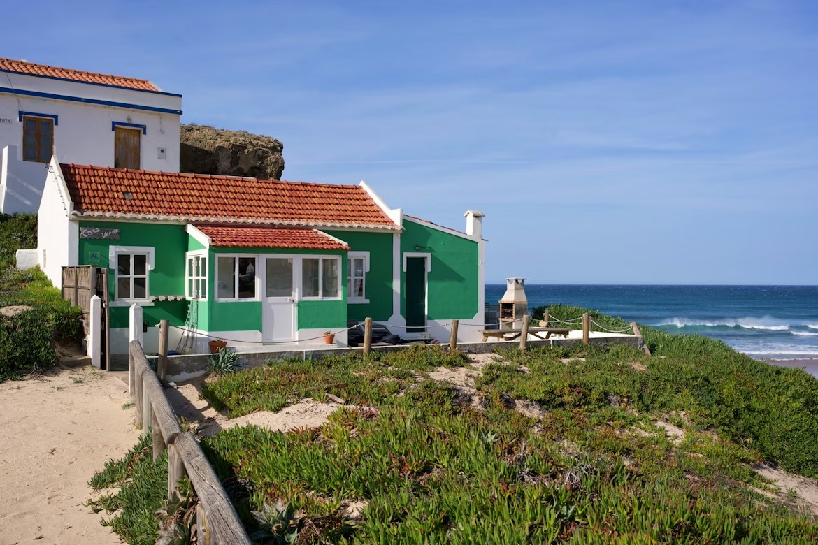 Green and white beach cottage on the Silver Coast with Atlantic ocean views